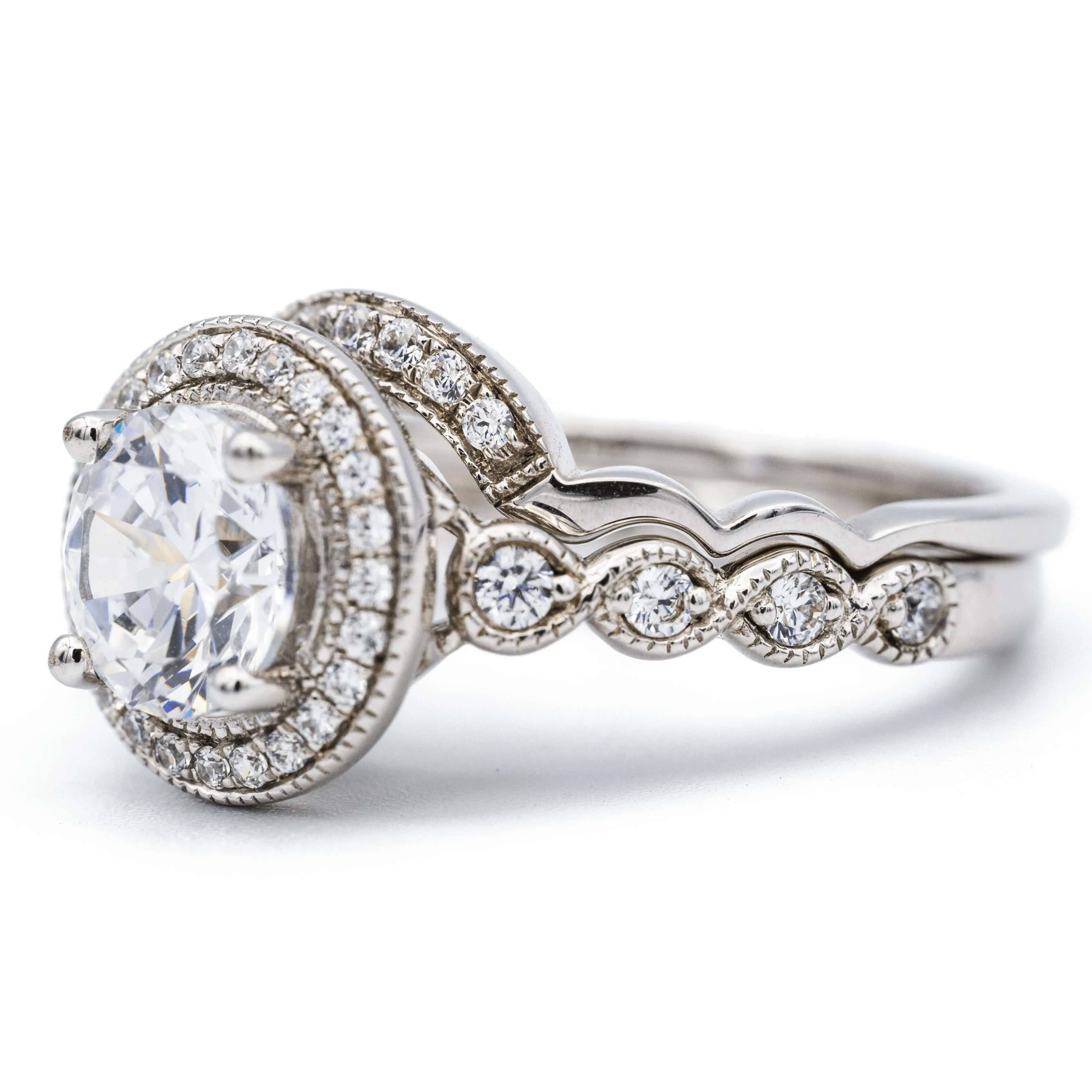 7.5mm Round Center 14K White Solid Gold Diamond Halo Milgrain Design Ring