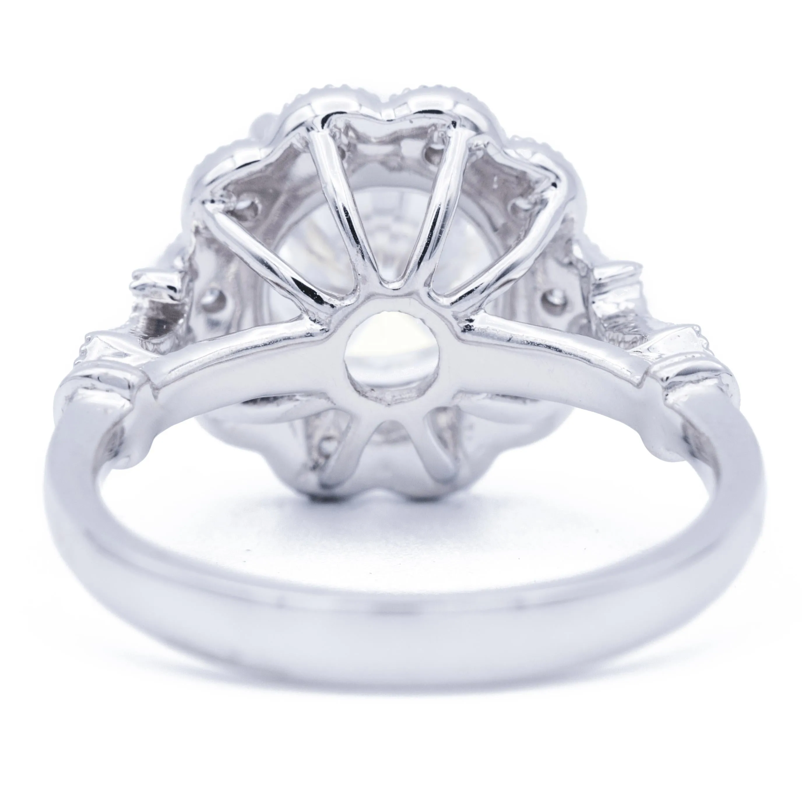 8mm Round Center 14K White Gold Milgrain Vintage Halo Ring
