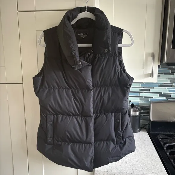 Athleta Downtown Puffer Vest