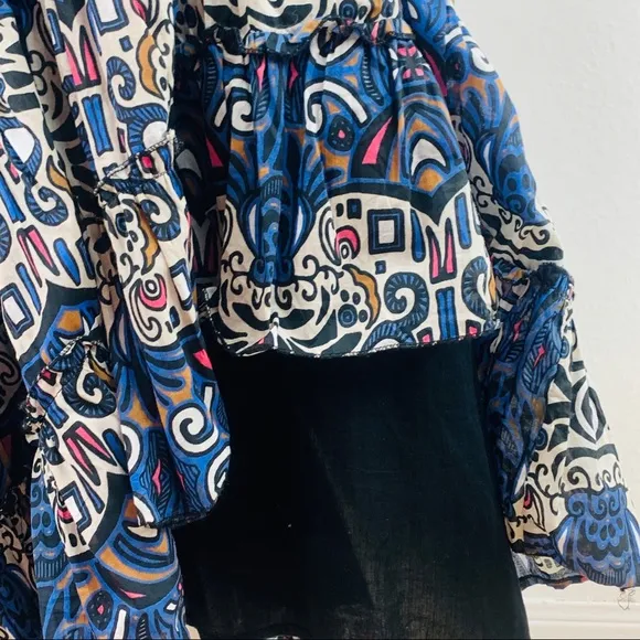 Biographie / Ruffled Blue Cream Pink  Patterned