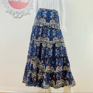 Biographie / Ruffled Blue Cream Pink  Patterned