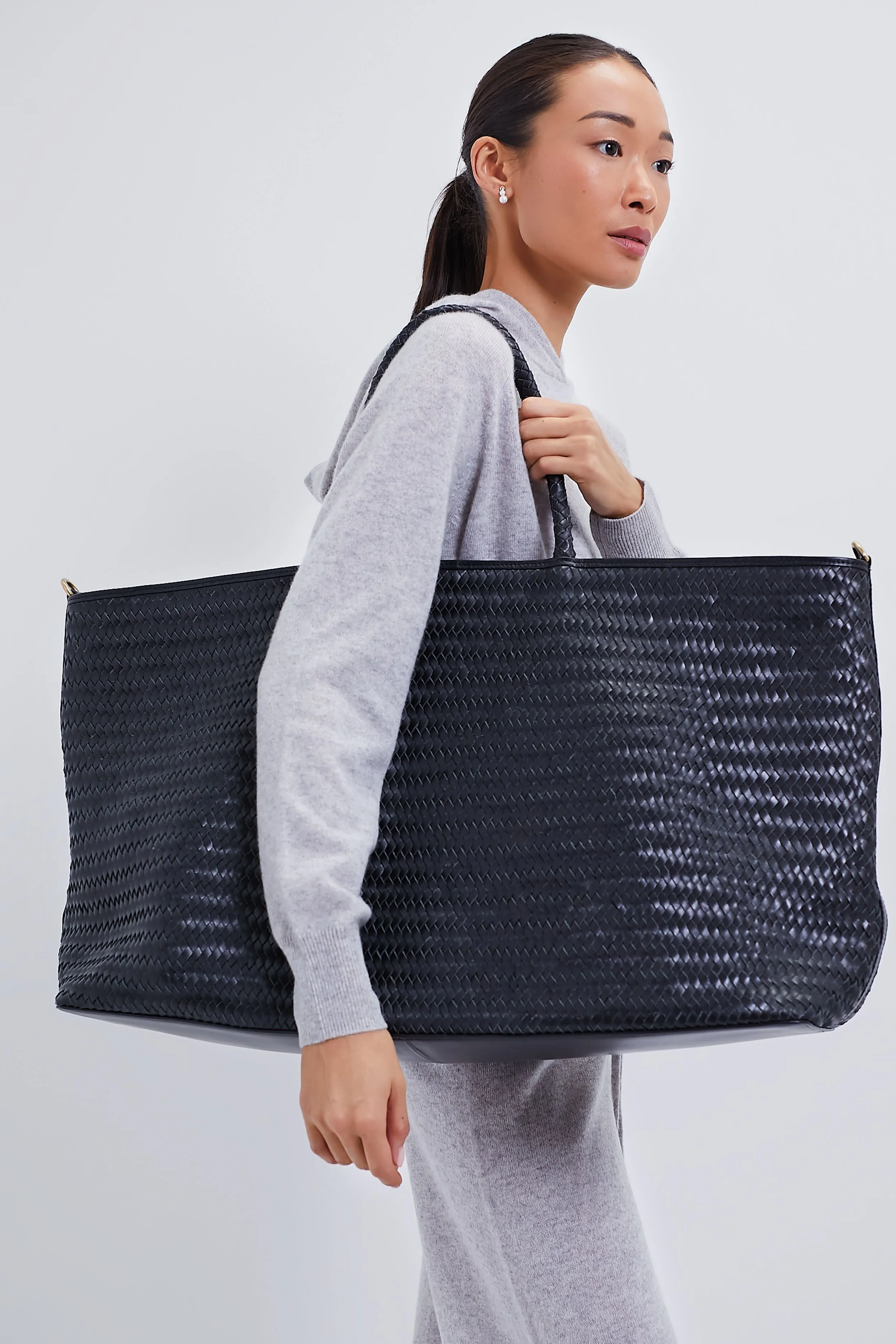 Black Le Traveler