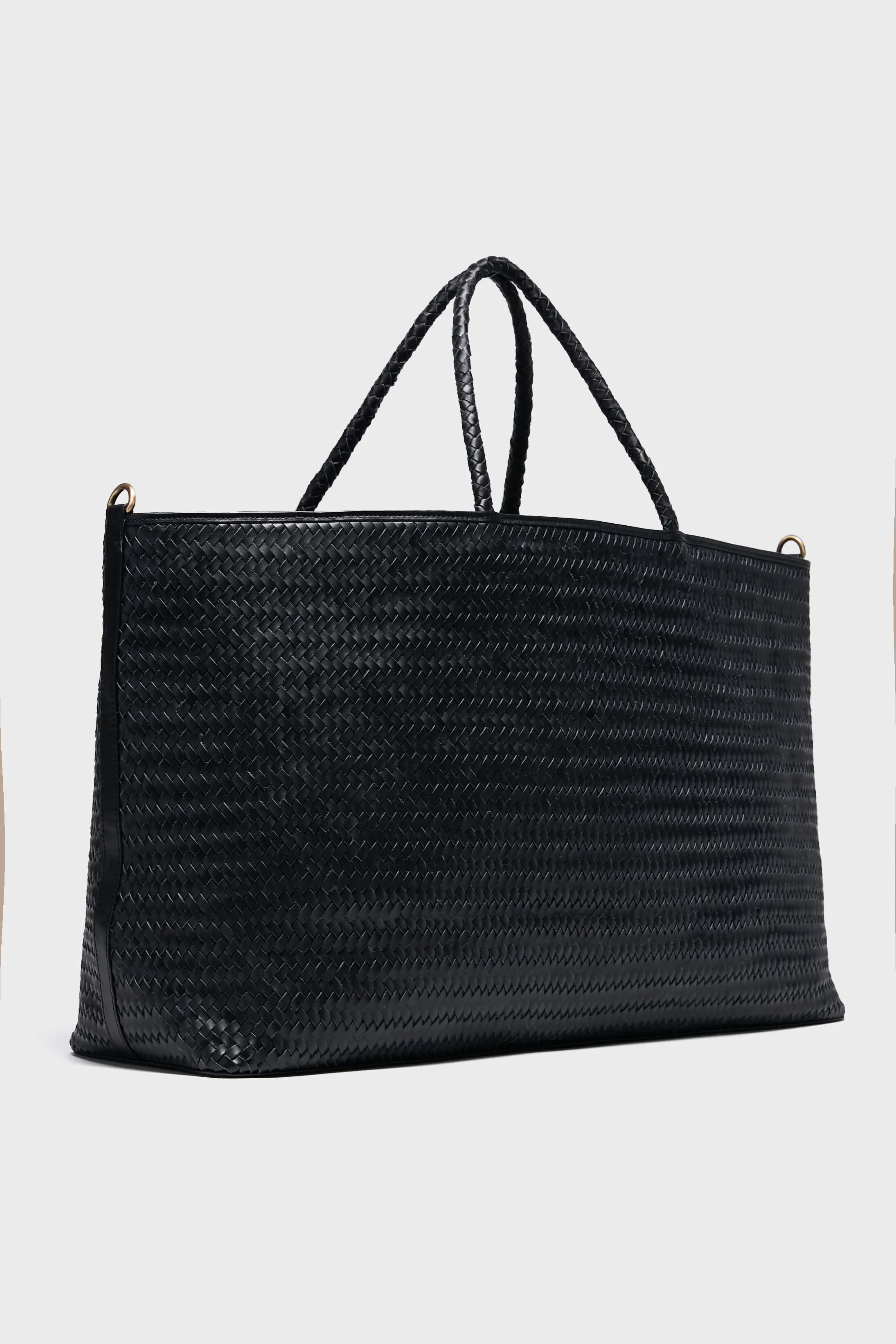 Black Le Traveler