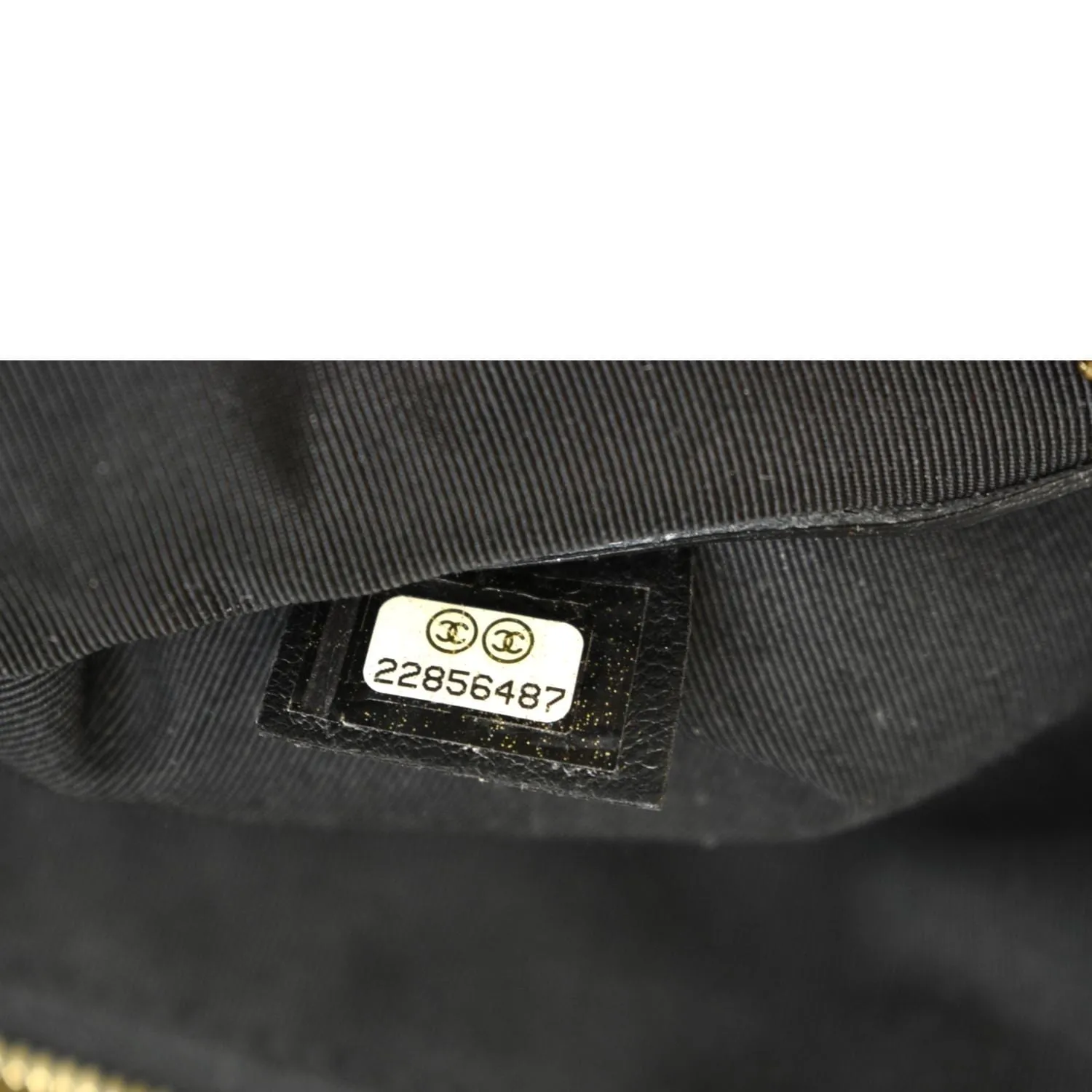 CHANEL O-Case Quilted Lambskin Leather Zip Pouch Black