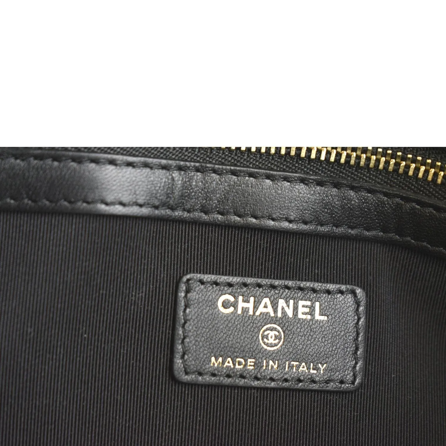 CHANEL O-Case Quilted Lambskin Leather Zip Pouch Black
