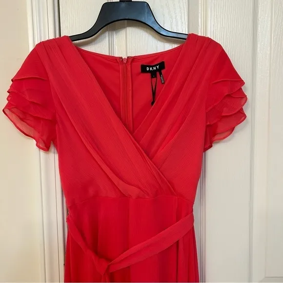 DKNY Tie Belt Ruffled Flutter Sleeve Surplice Neckline Dress in Melon/Coral Sz 2