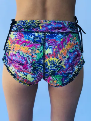 DRAWSTRING SHORTS GRAFFITI/BUNS OF STEEL