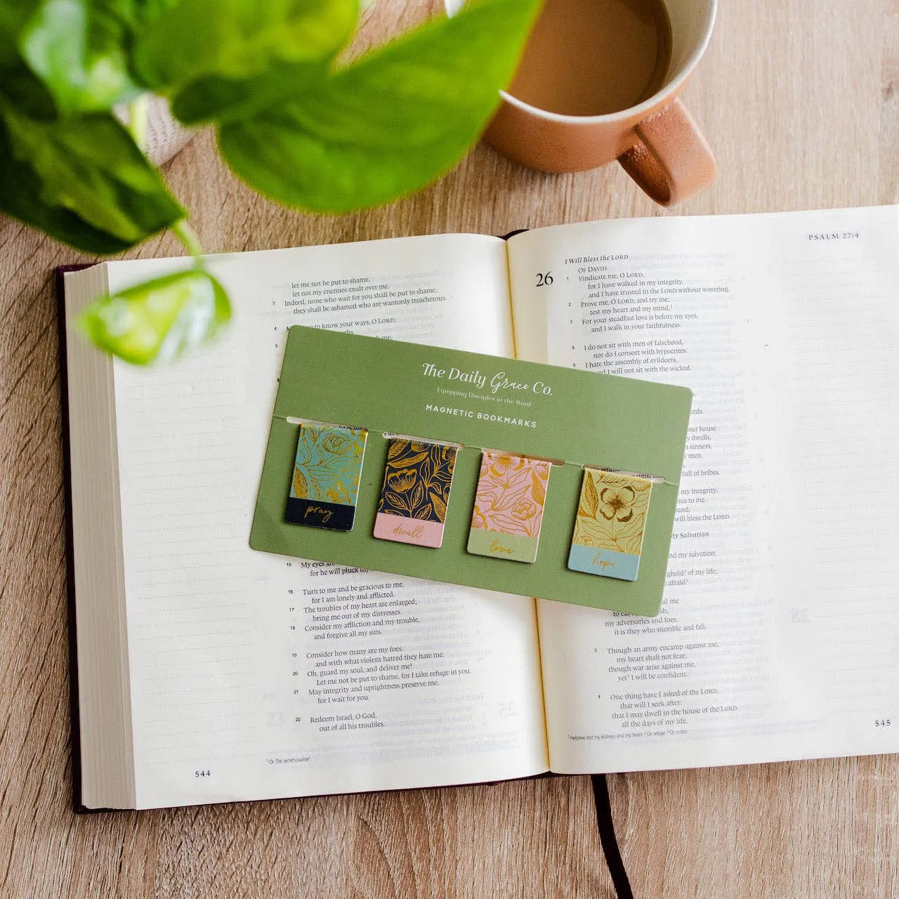 Dwell Magnetic Bookmark Set - Gold Foil