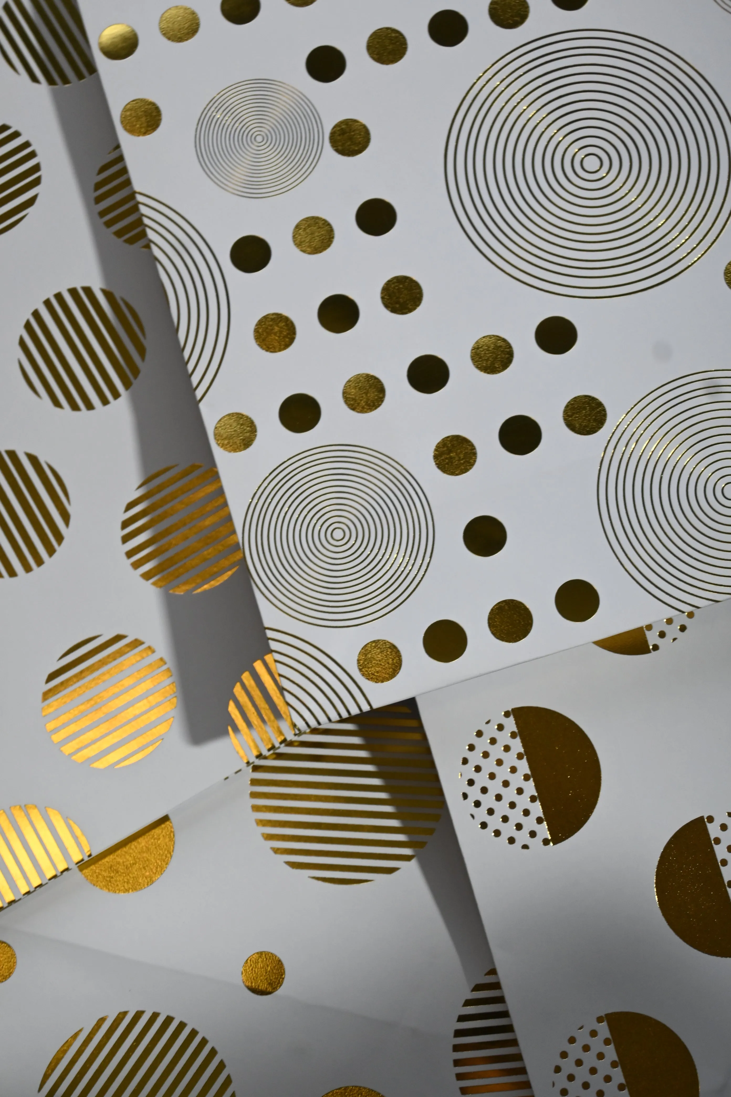 Elegant Gold-Patterned Gift Bags (26*10*32 cm)