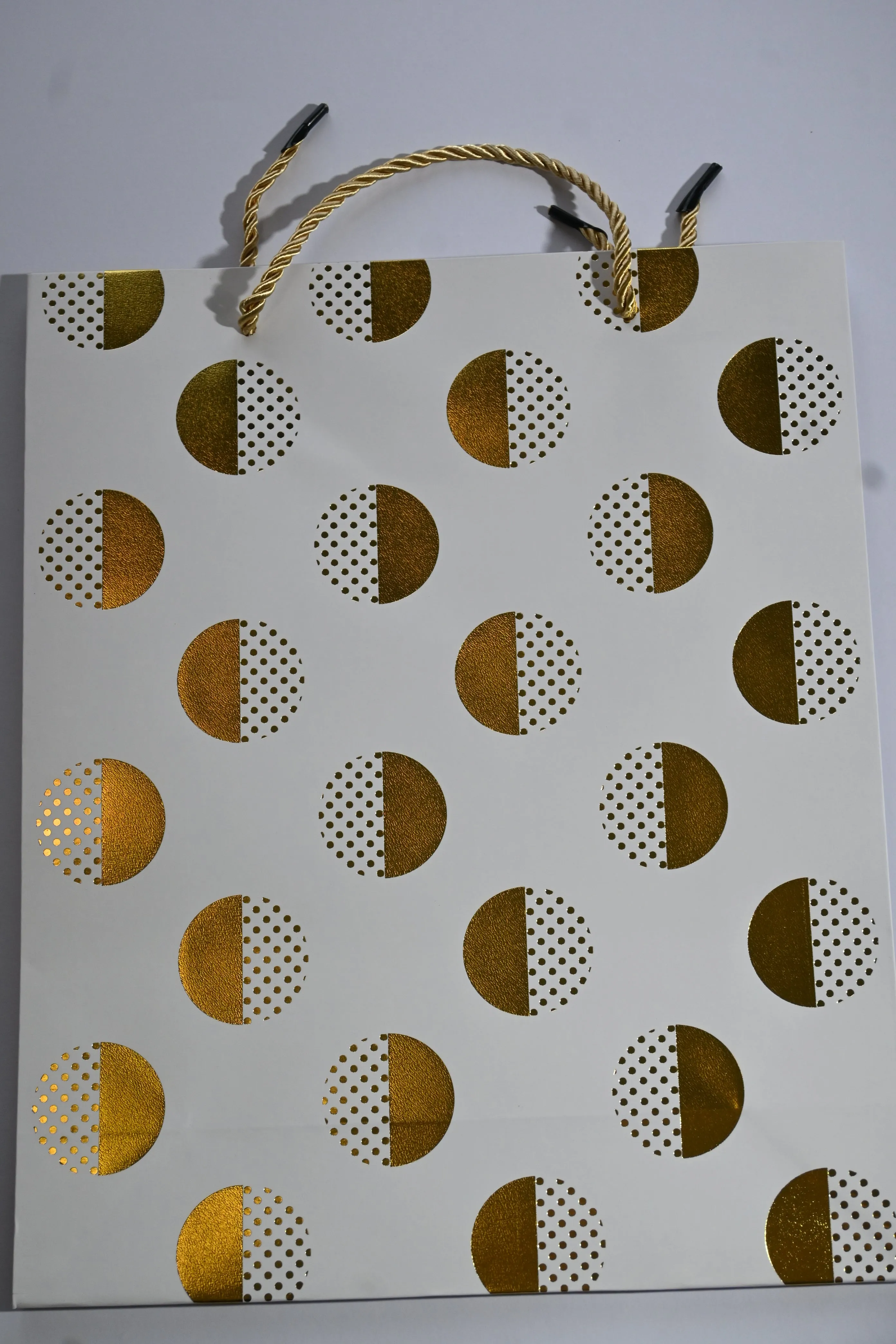 Elegant Gold-Patterned Gift Bags (26*10*32 cm)