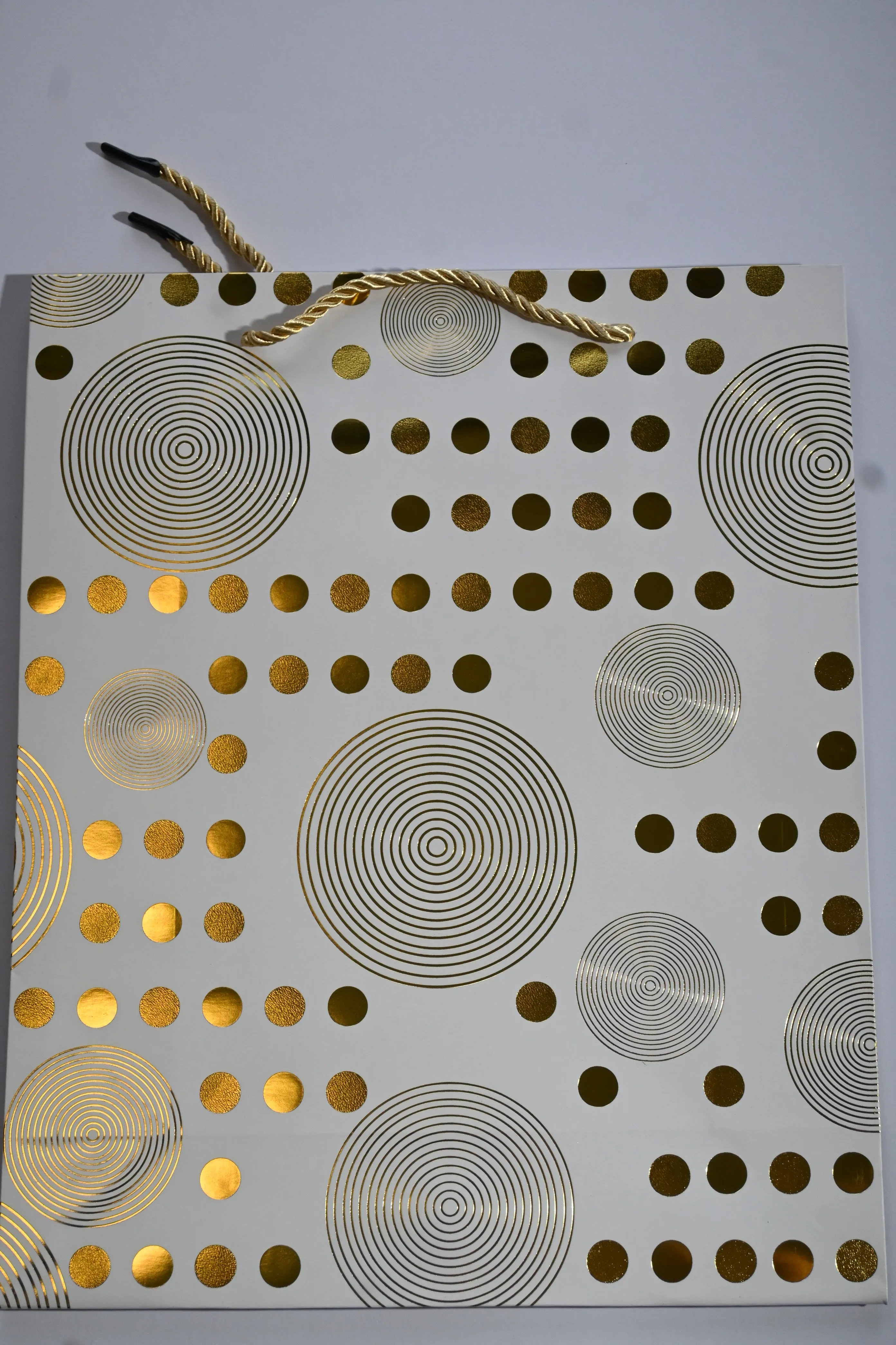 Elegant Gold-Patterned Gift Bags (26*10*32 cm)