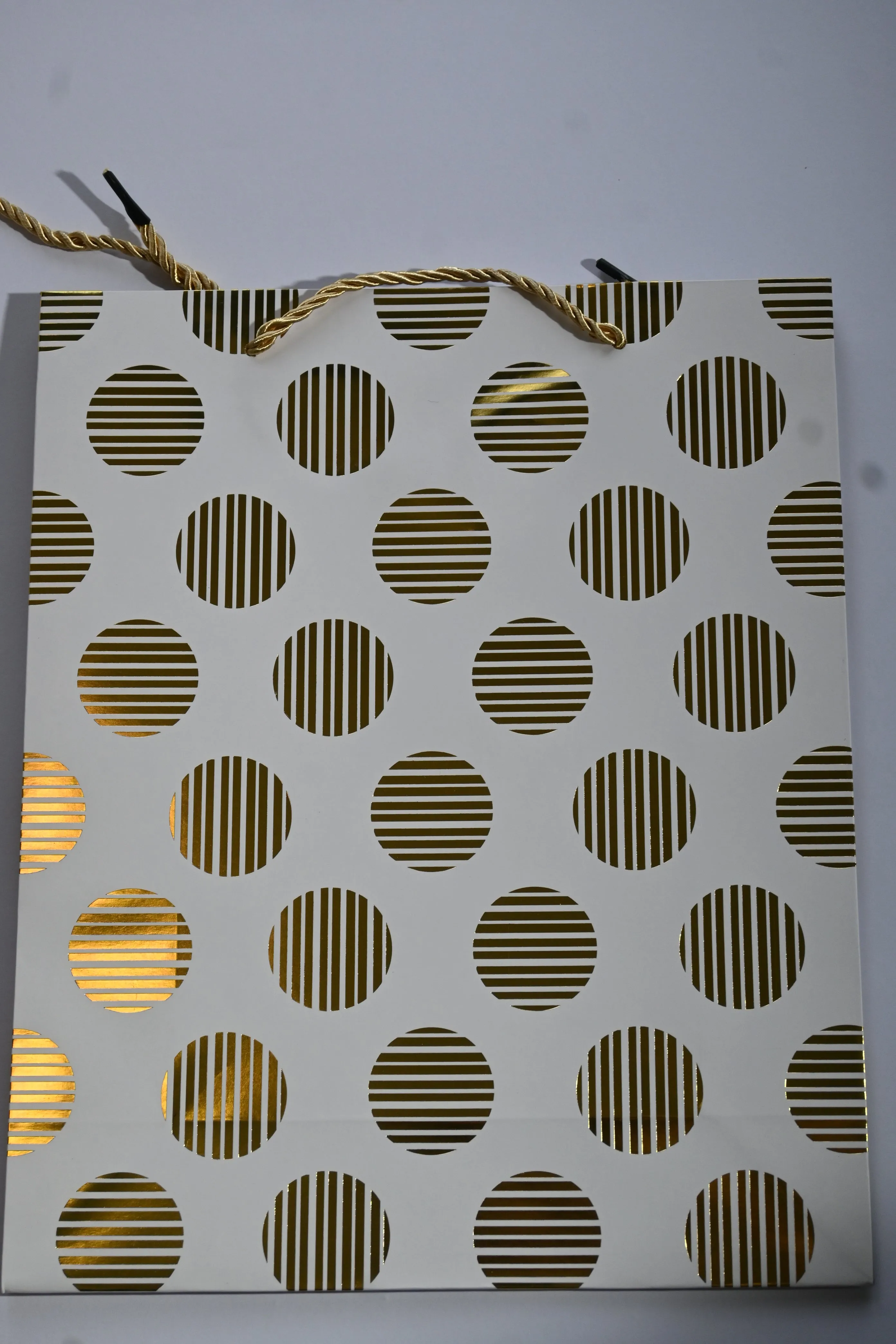 Elegant Gold-Patterned Gift Bags (26*10*32 cm)