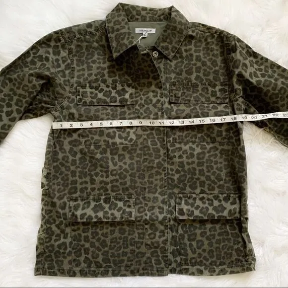 GOOD AMERICAN Camo Snap Front Jacket!