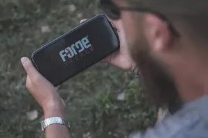 Leaders & Zig Magnetic Case