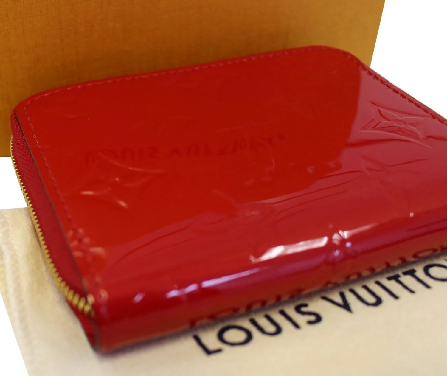 LOUIS VUITTON Vernis Leather Zippy Coin Purse Cerise Cherry