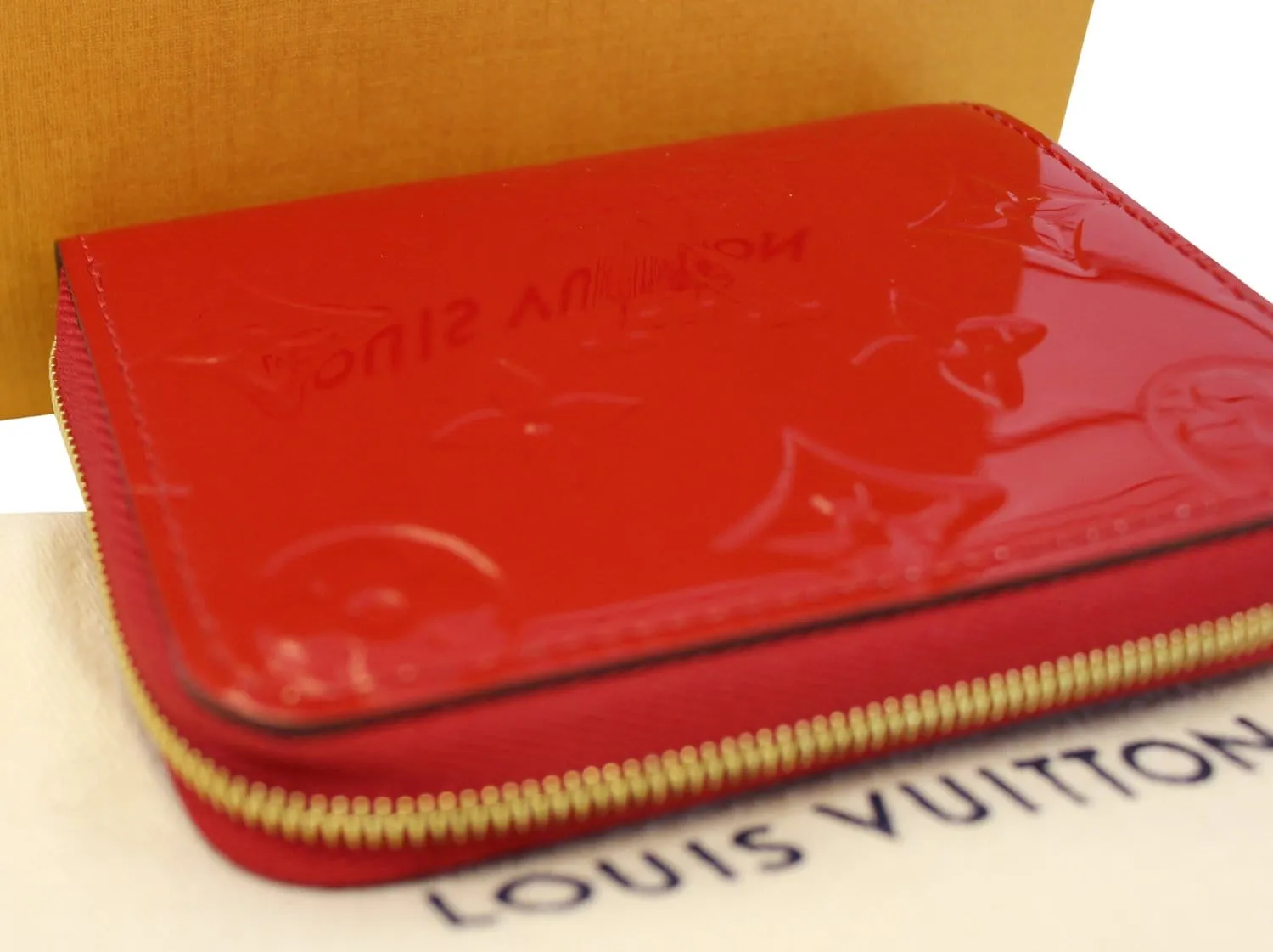 LOUIS VUITTON Vernis Leather Zippy Coin Purse Cerise Cherry