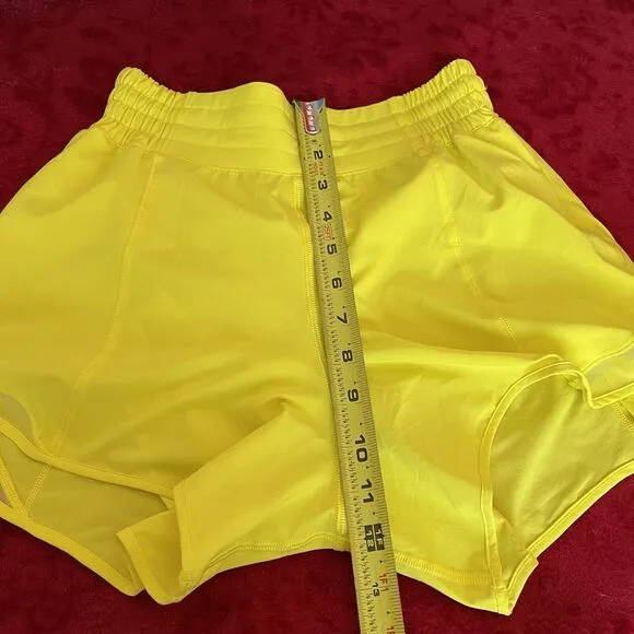 Lululemon Hotty Hot LR Short 4” Lined Swift Size 4 Sonic Yellow