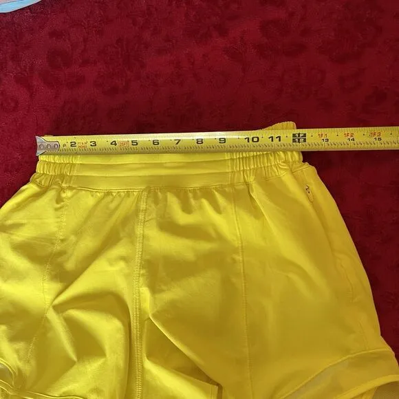 Lululemon Hotty Hot LR Short 4” Lined Swift Size 4 Sonic Yellow