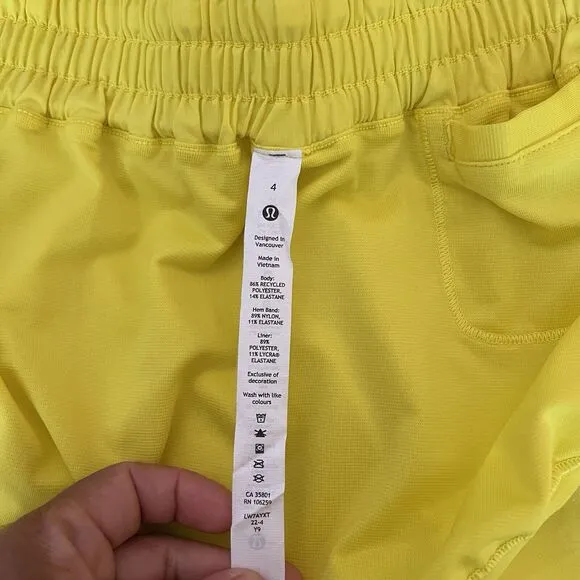 Lululemon Hotty Hot LR Short 4” Lined Swift Size 4 Sonic Yellow