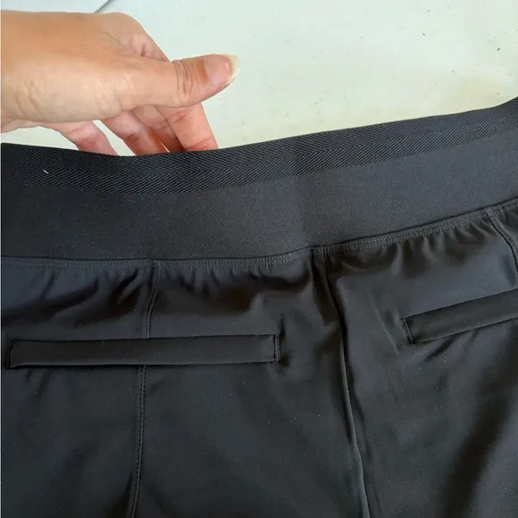 NWOT Athleta cosmic Bermuda shorts black size 4