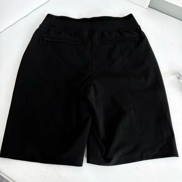NWOT Athleta cosmic Bermuda shorts black size 4