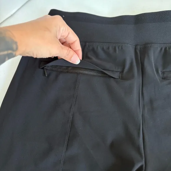 NWOT Athleta cosmic Bermuda shorts black size 4