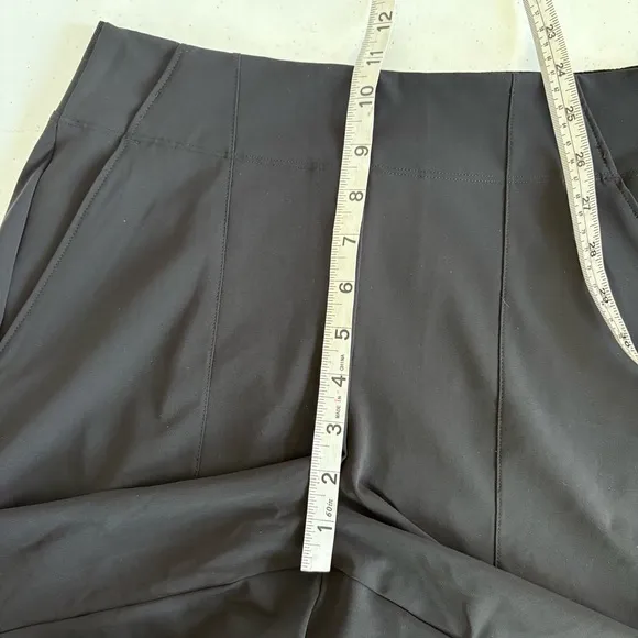 NWOT Athleta cosmic Bermuda shorts black size 4