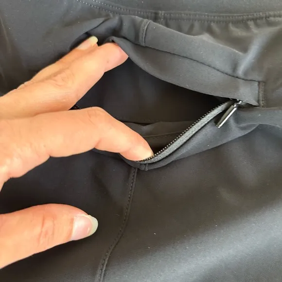 NWOT Athleta cosmic Bermuda shorts black size 4