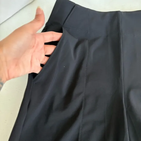NWOT Athleta cosmic Bermuda shorts black size 4