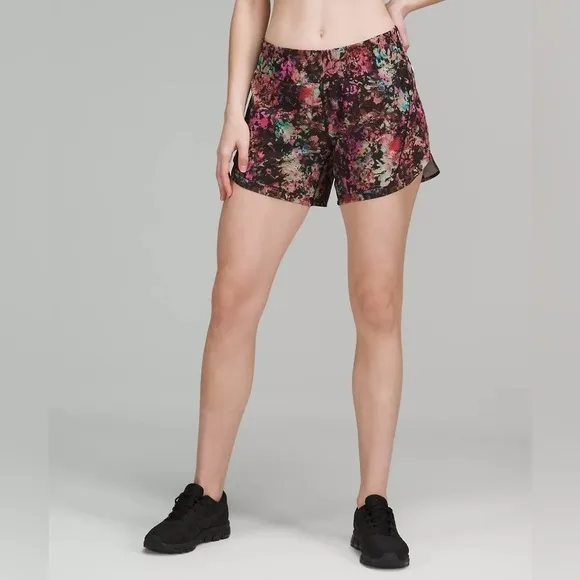 NWT Track That Mid-Rise Lined Short 5&quot; Size 2