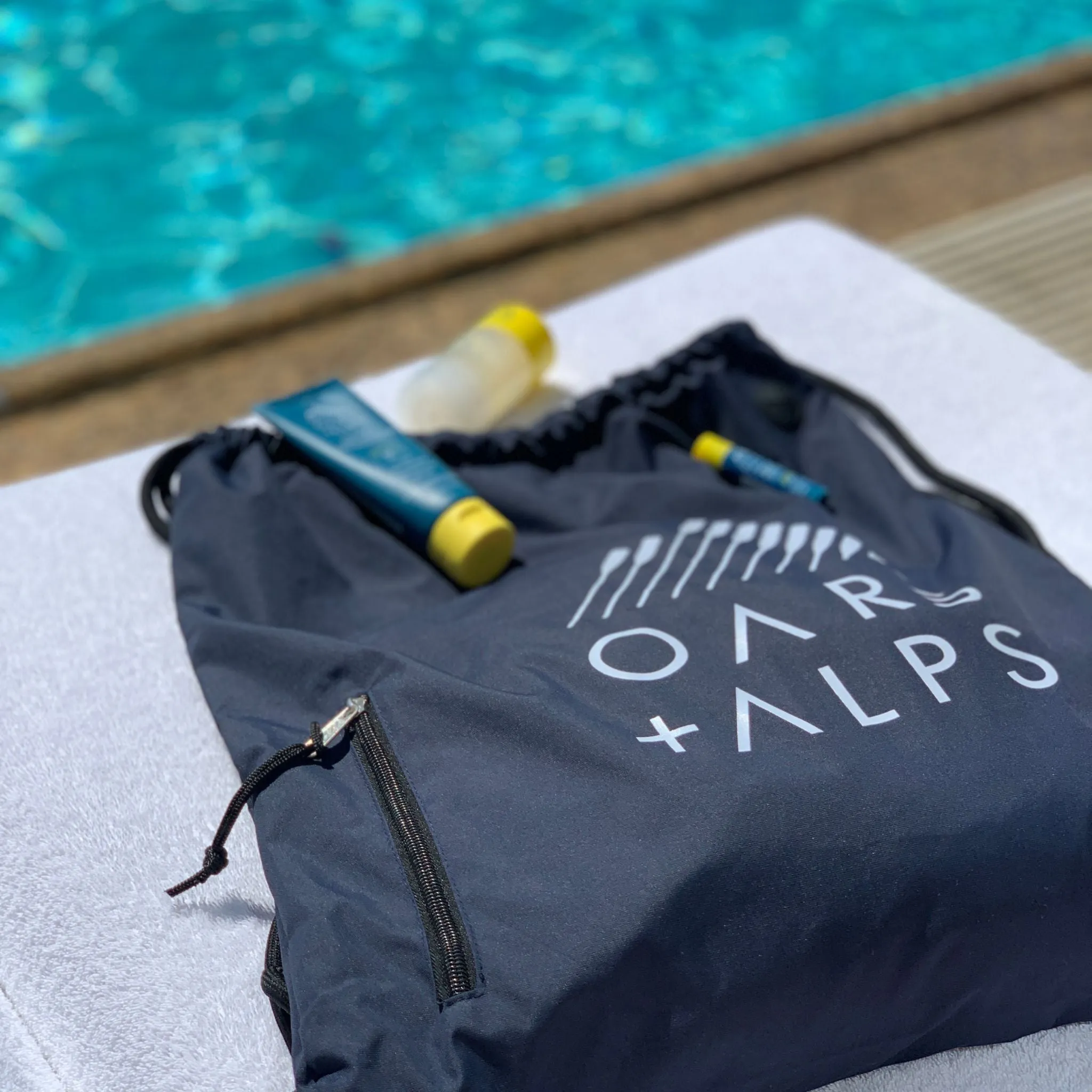 O   A Drawstring Bag