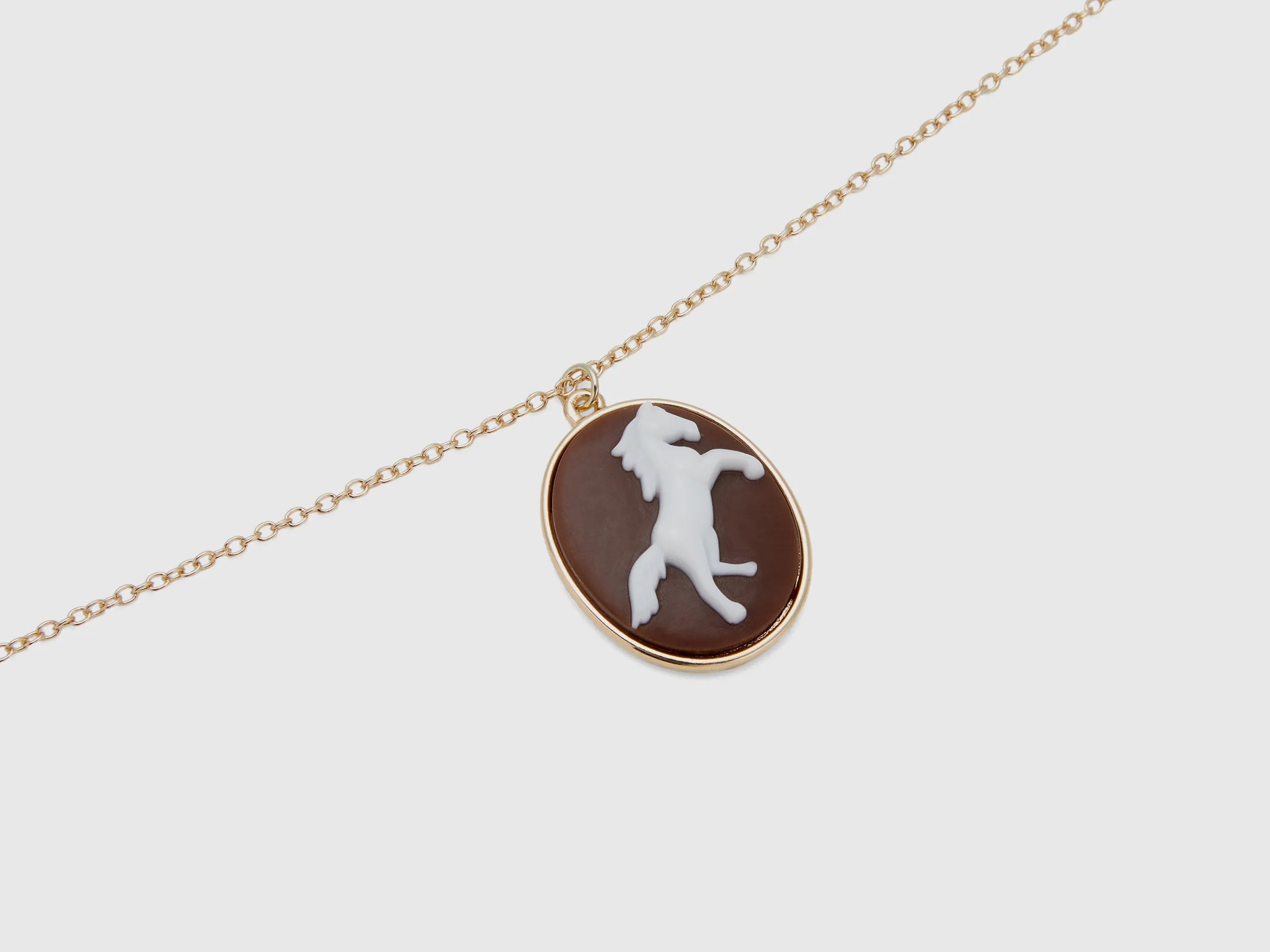 Patterned Clasp Necklace