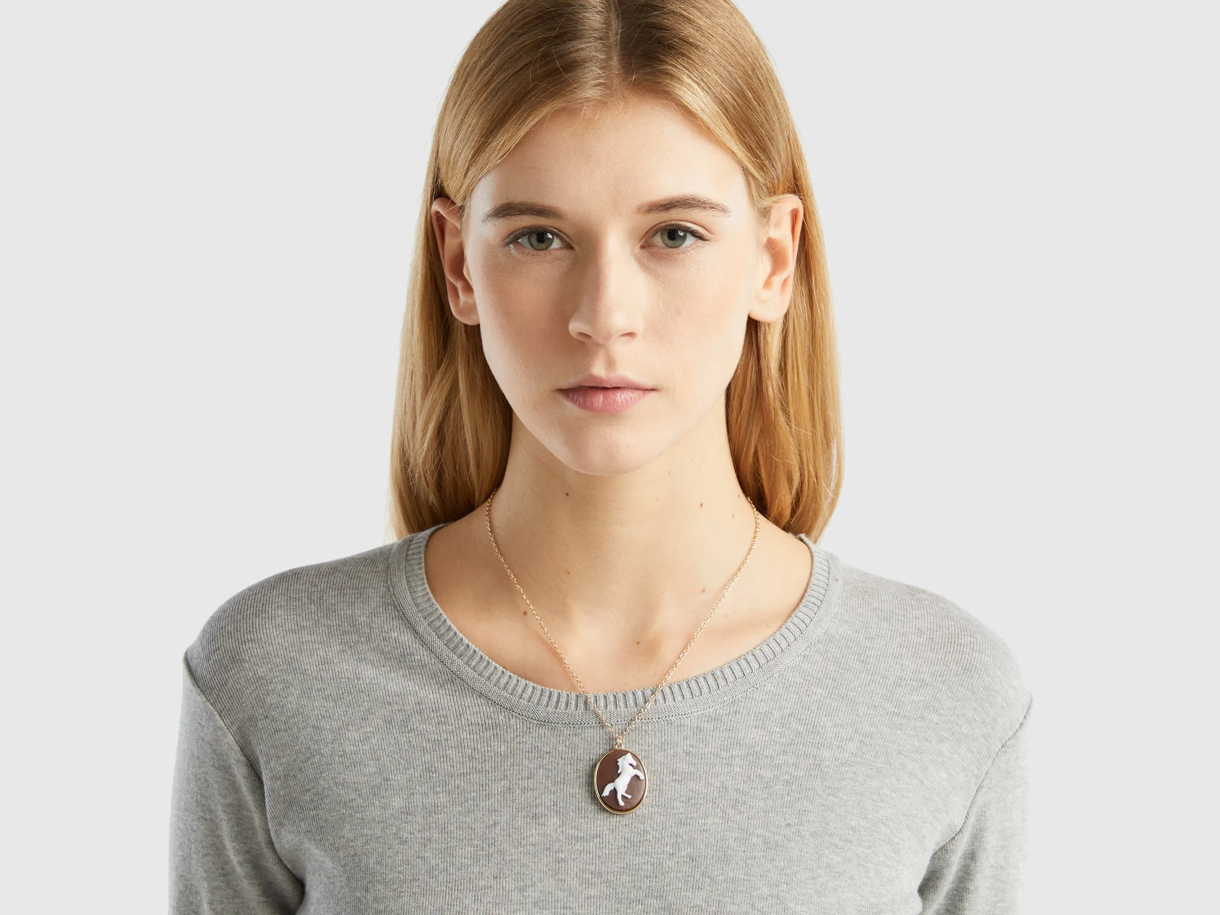 Patterned Clasp Necklace