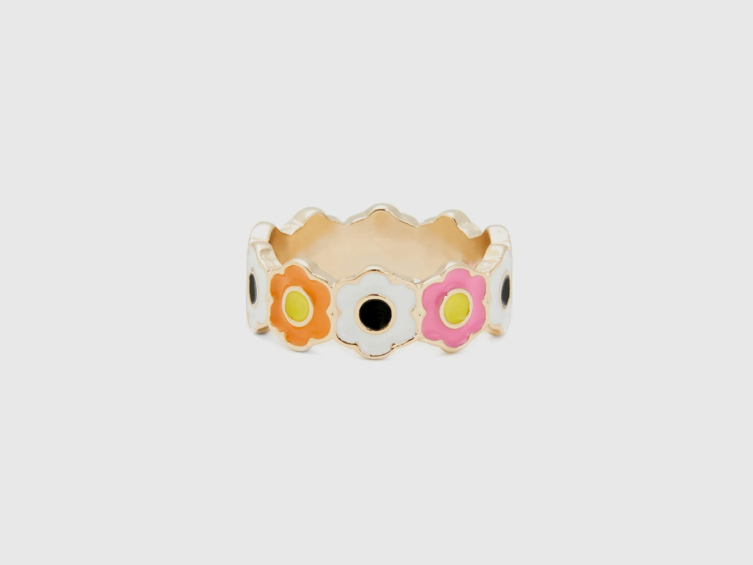 Patterned Ring