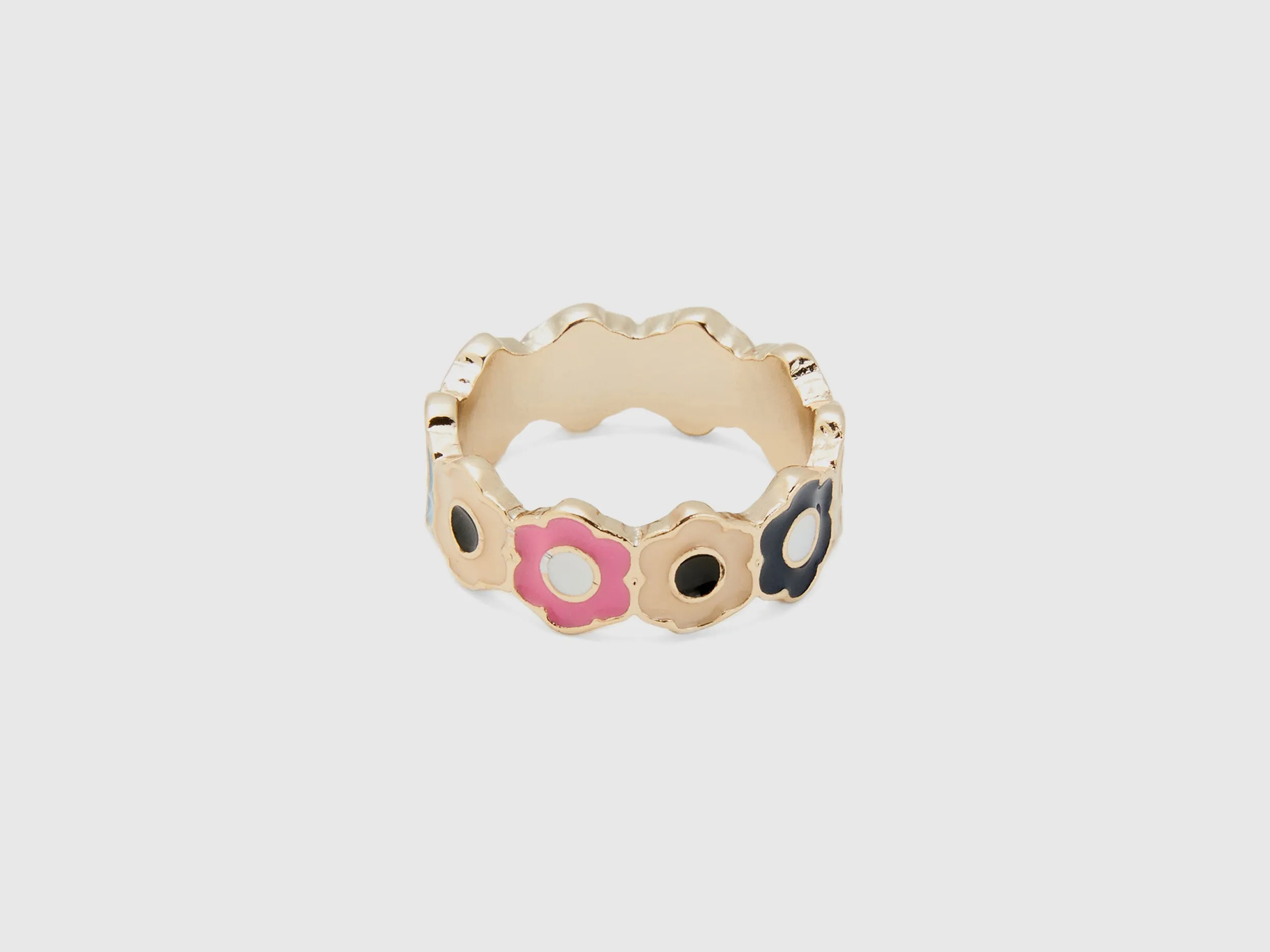 Patterned Ring