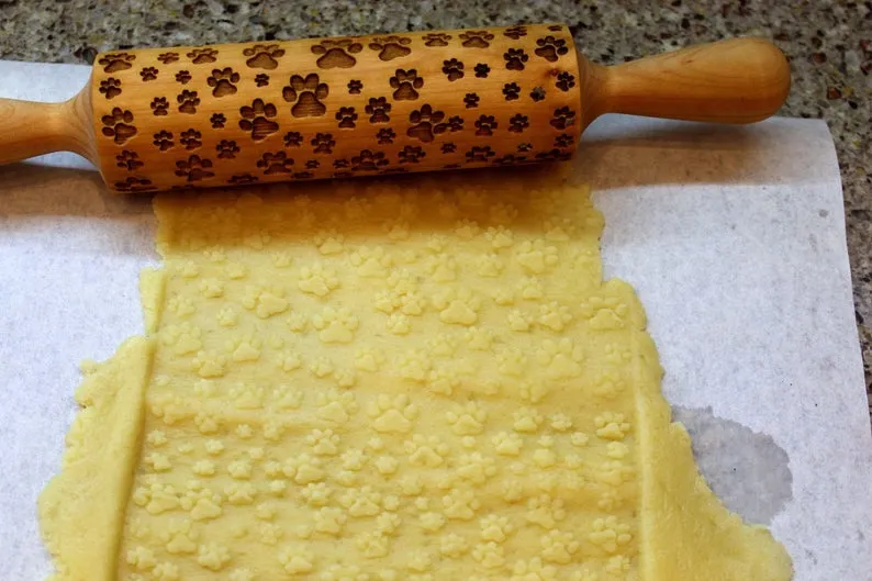 PAWS Embossed Engraved Rolling Pin Cat and Dog Paws Christmas Gift,Textured Cookies, Ceramic Roller Pottery, Clay Stamp, Baking Gift, Shortbread Sugar Cookie