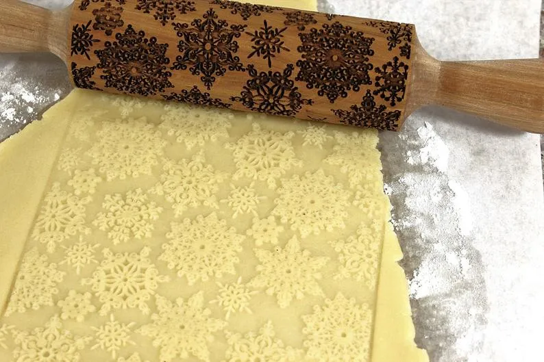 Snowflake 3 Embossed Rolling Pin, Christmas Gift,  Textured Cookie, Clay Stamp, Baking Gift, Christmas Gift