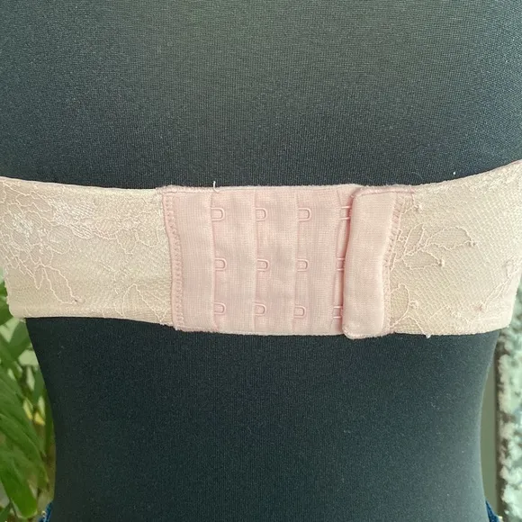 Very Sexy Multi Way Strapless Adjustable Floral Lace Bra Light Pink