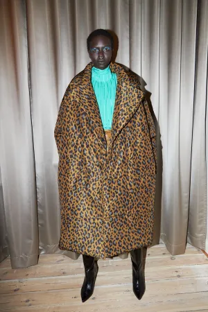 W ROTATES Quilted Leopard Midi Coat