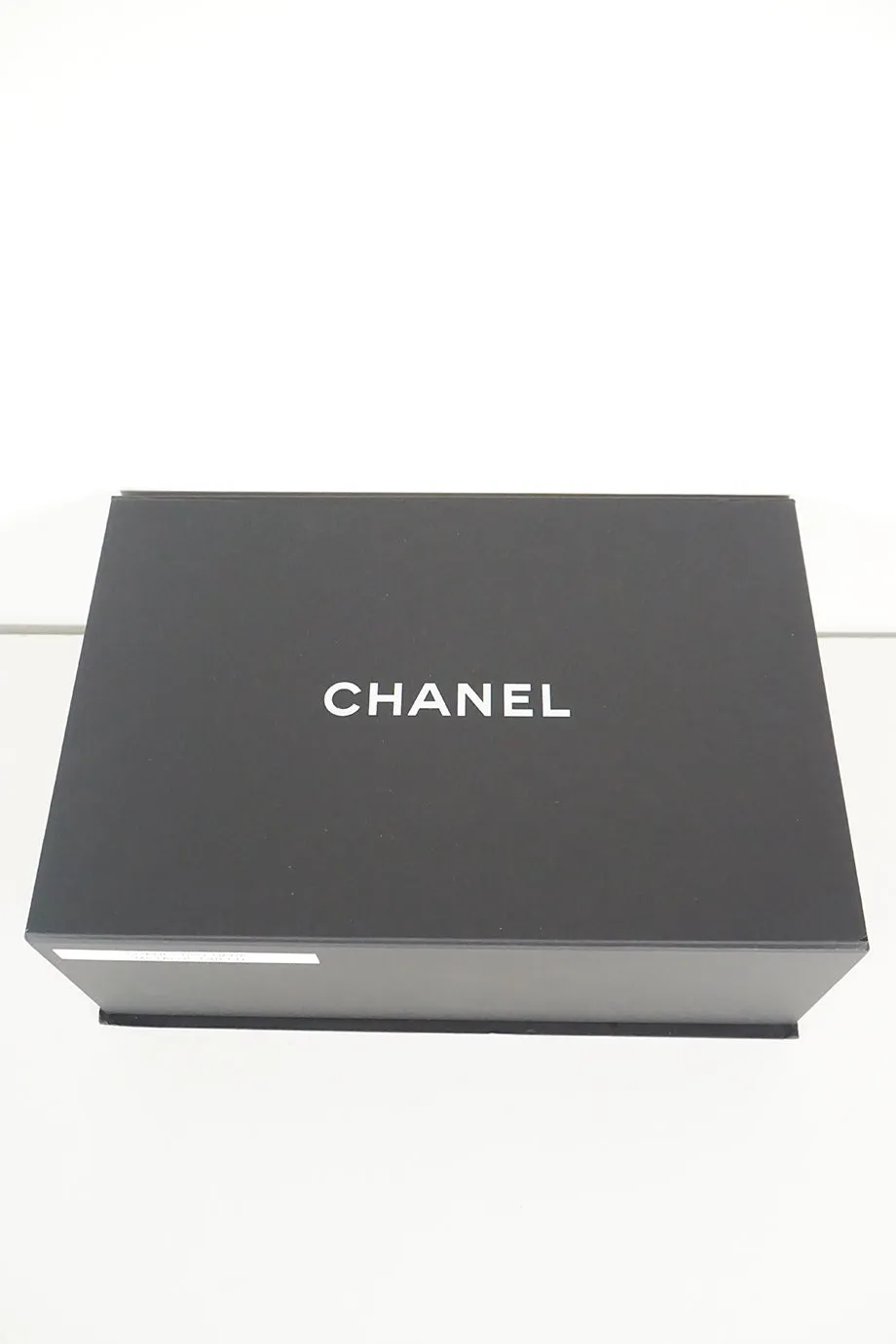 [WB3966] Chanel | Cross-Body Bag