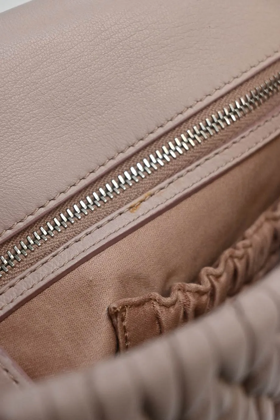 [WB5566] Miu Miu | Cross-Body Bag