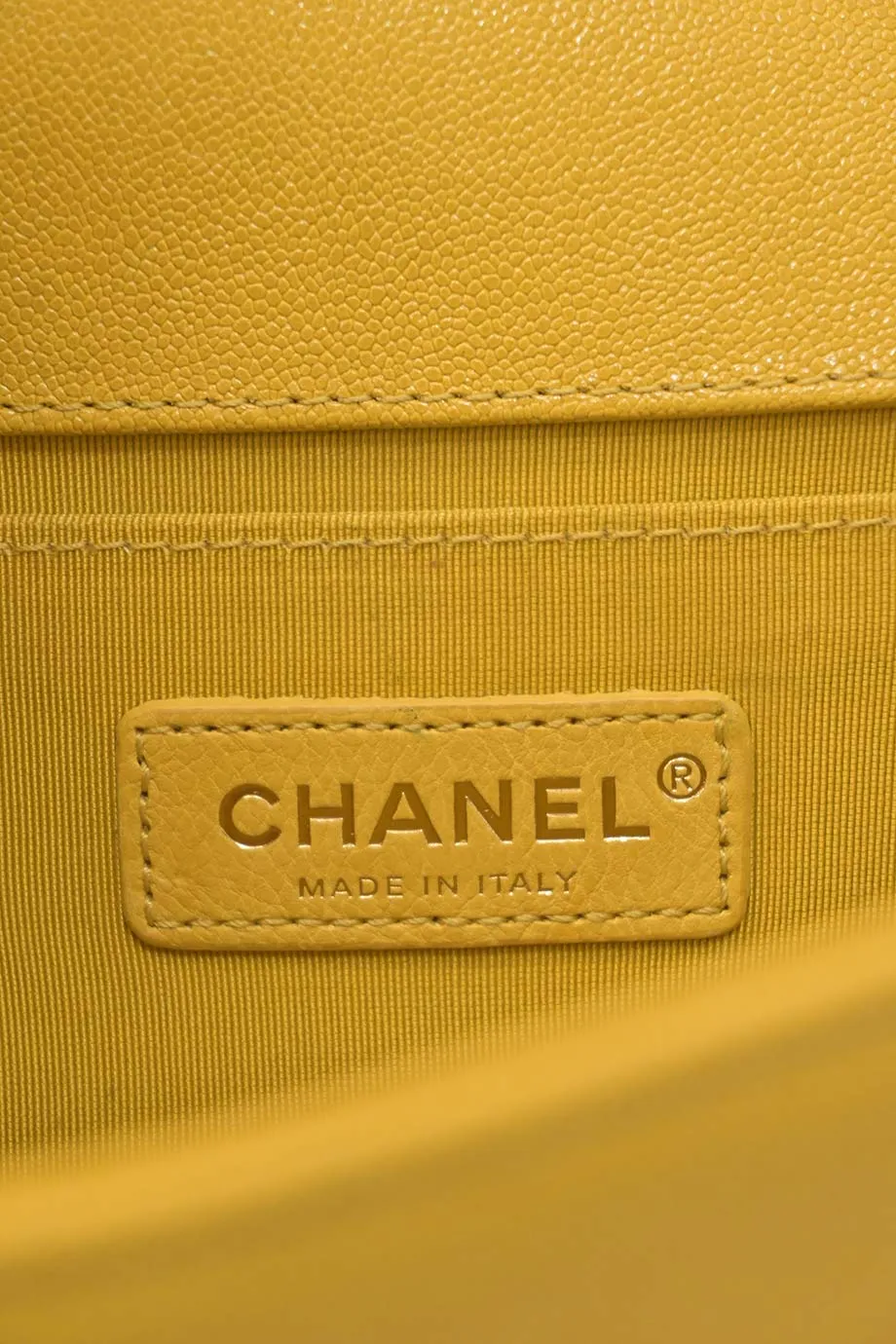 [WB6304] Chanel | Cross-Body Bag