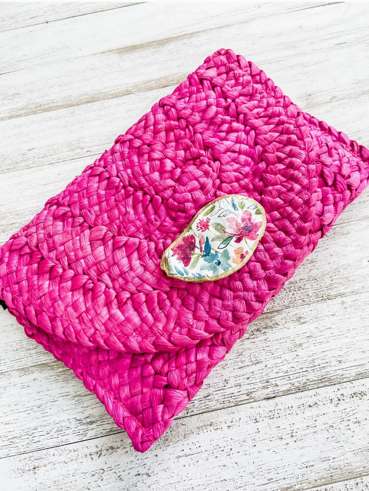 Wildflower Oyster Shell Clutch